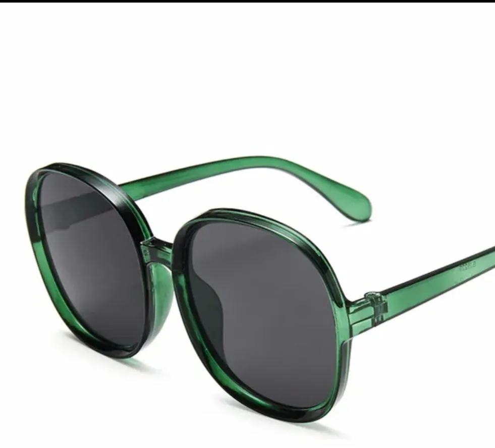 1970s Classic Style Sunglasses