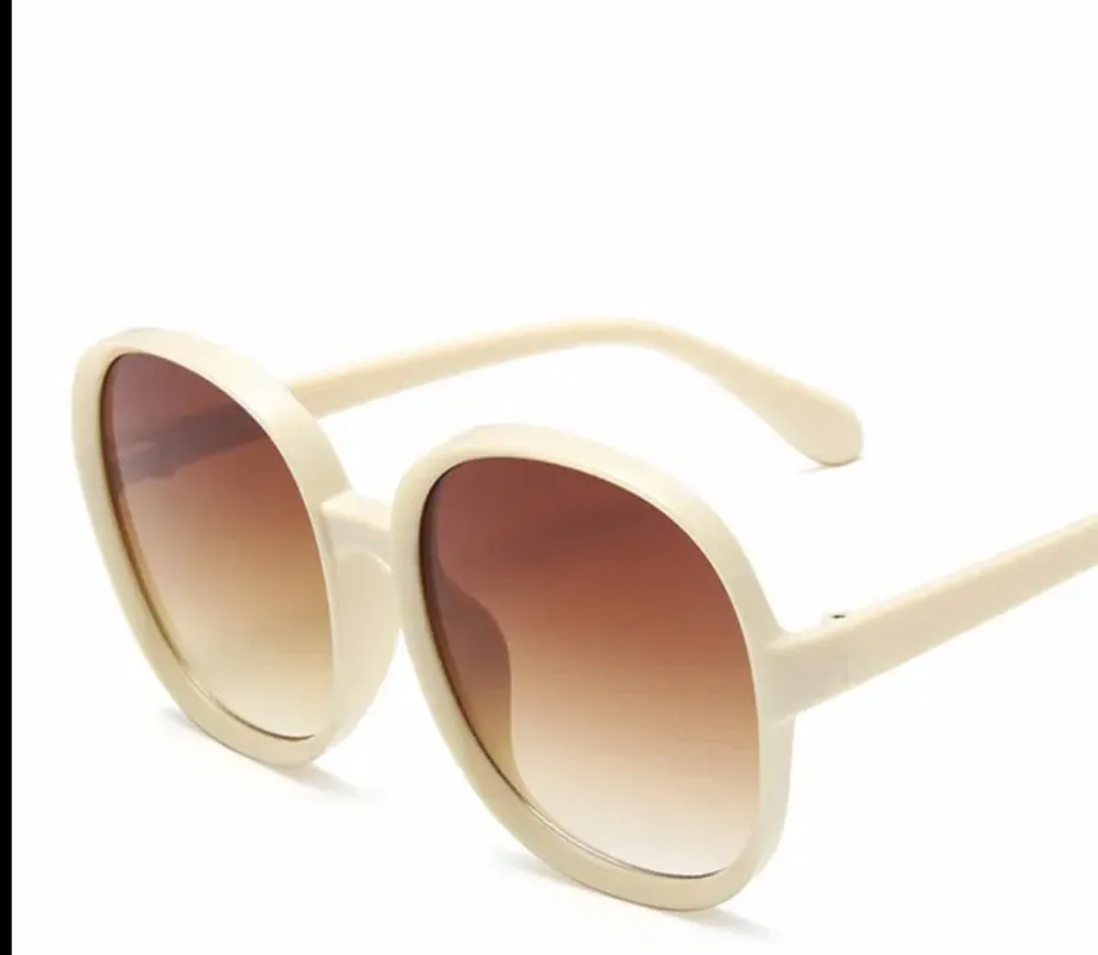 1970s Classic Style Sunglasses