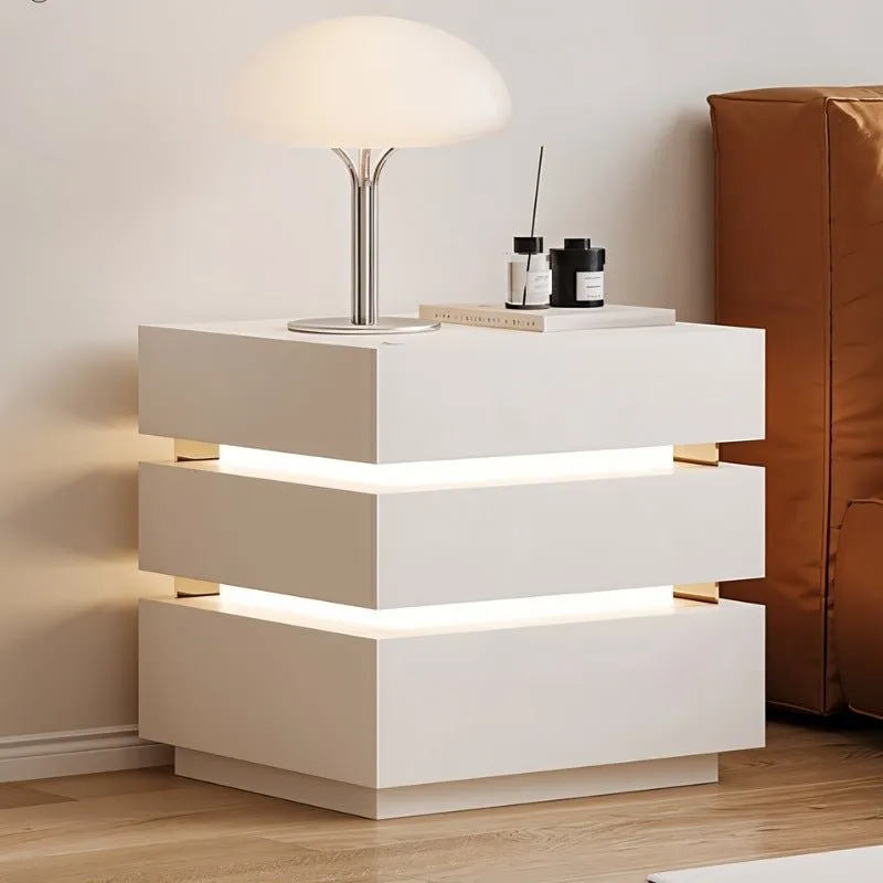 Flyta Side Table