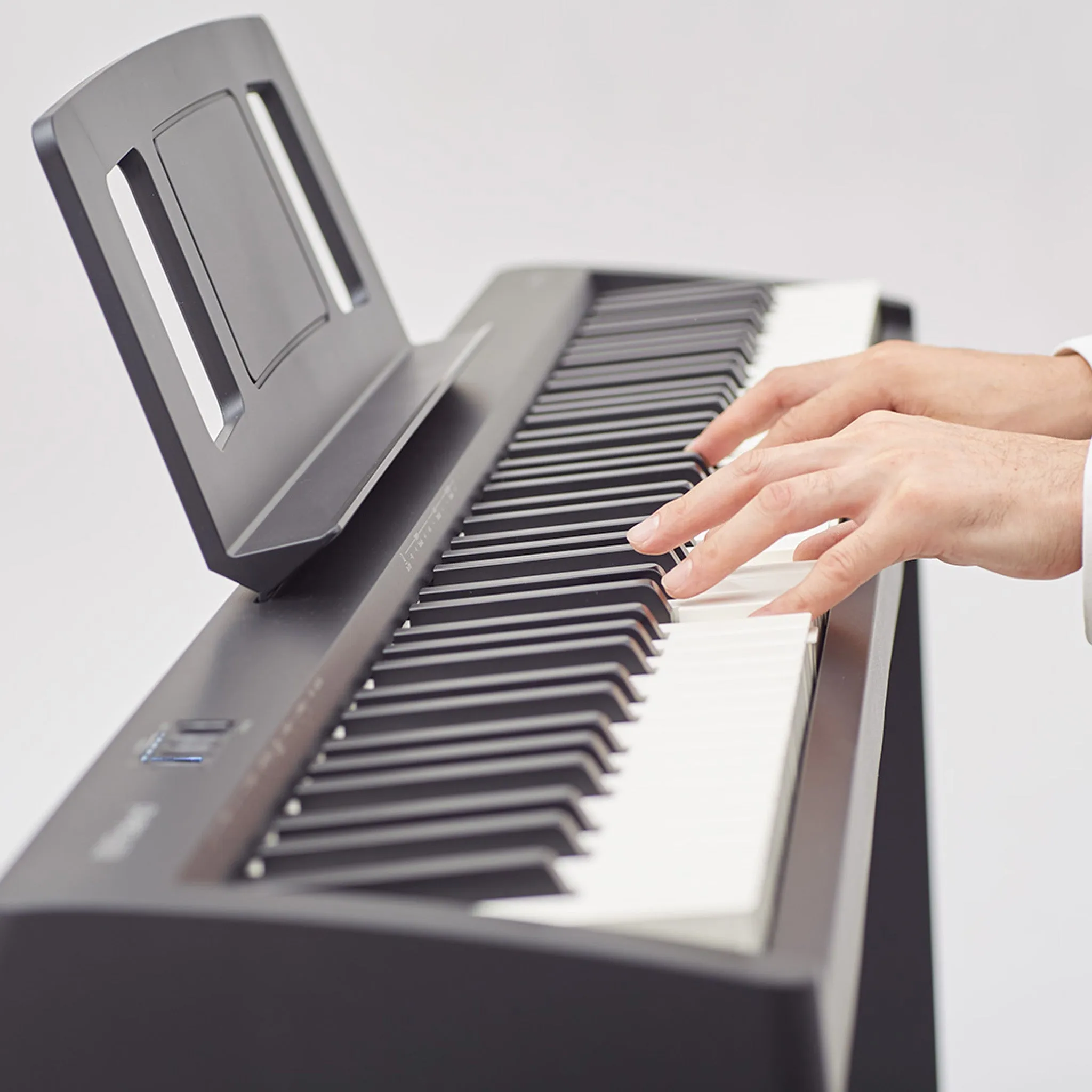 Roland FP-10 portable digital piano