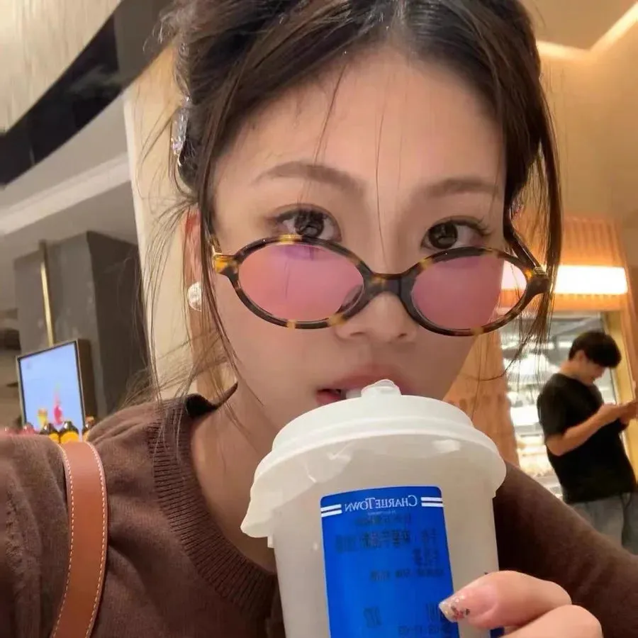 Vintage Retro Style Sunglasses Woman Oval Shape UV400 Protection Women Glasses European American Style Male Female Sun Glass